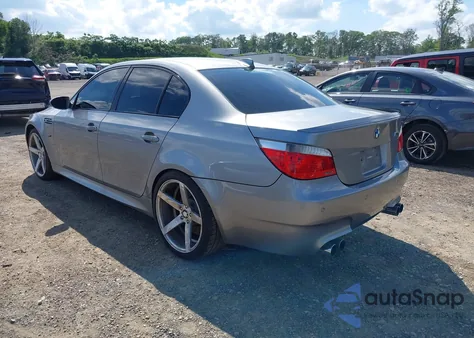 2006 BMW M5 из США, поврежденный, VIN WBSNB93596B581998